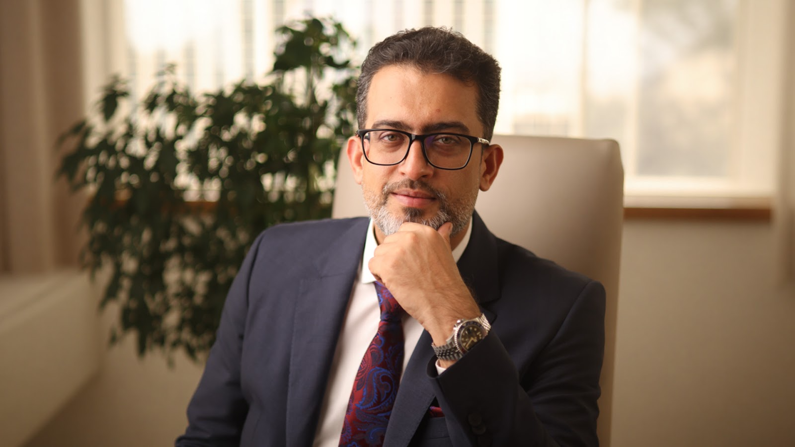 محمد قتالی از آسان‌ترین راه مهاجرت به امارات می‌گوید