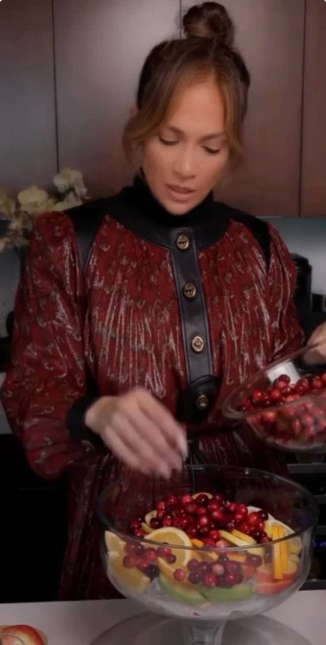 جنیفر لوپز عاشق چه غذاهایی است؟ | تصاویر جذاب از آشپزی ستاره هالیوود در آشپزخانه جنیفر لوپز عاشق چه غذاهایی است؟ | تصاویر جذاب از آشپزی ستاره هالیوود در آشپزخانه