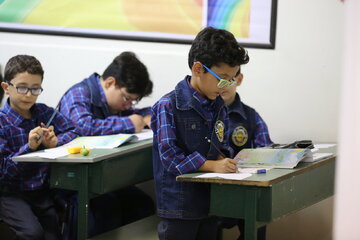 اعتراف صریح وزیر: در مقطعی مدرسه دولتی را تضعیف کردیم