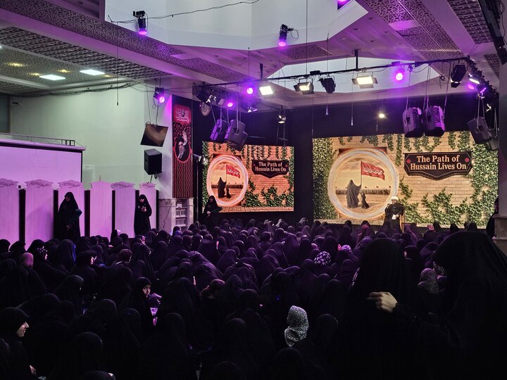 اینجا دختران نوجوان با زبان انگلیسی پای روضه‌ می‌نشینند