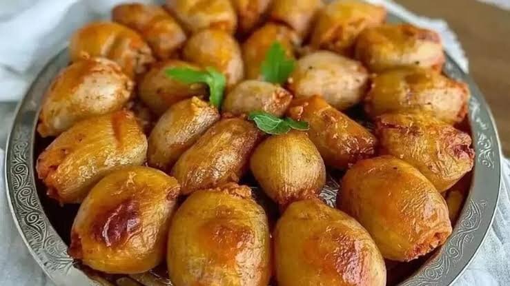 دلمه پیاز مجلسی؛ این دستور پخت طعمش از همه دلمه‌ها خاص‌تر است