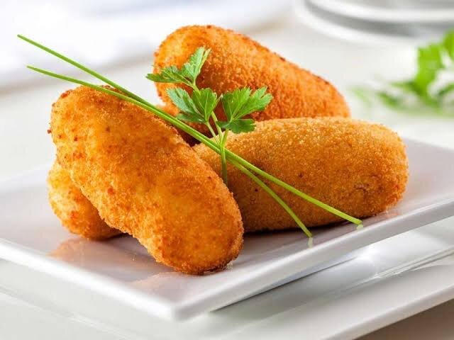ملکه کالباس‌ها را بشناسید | طرز تهیه ۹ غذای خوشمزه با سوسیس پنیری محبوب