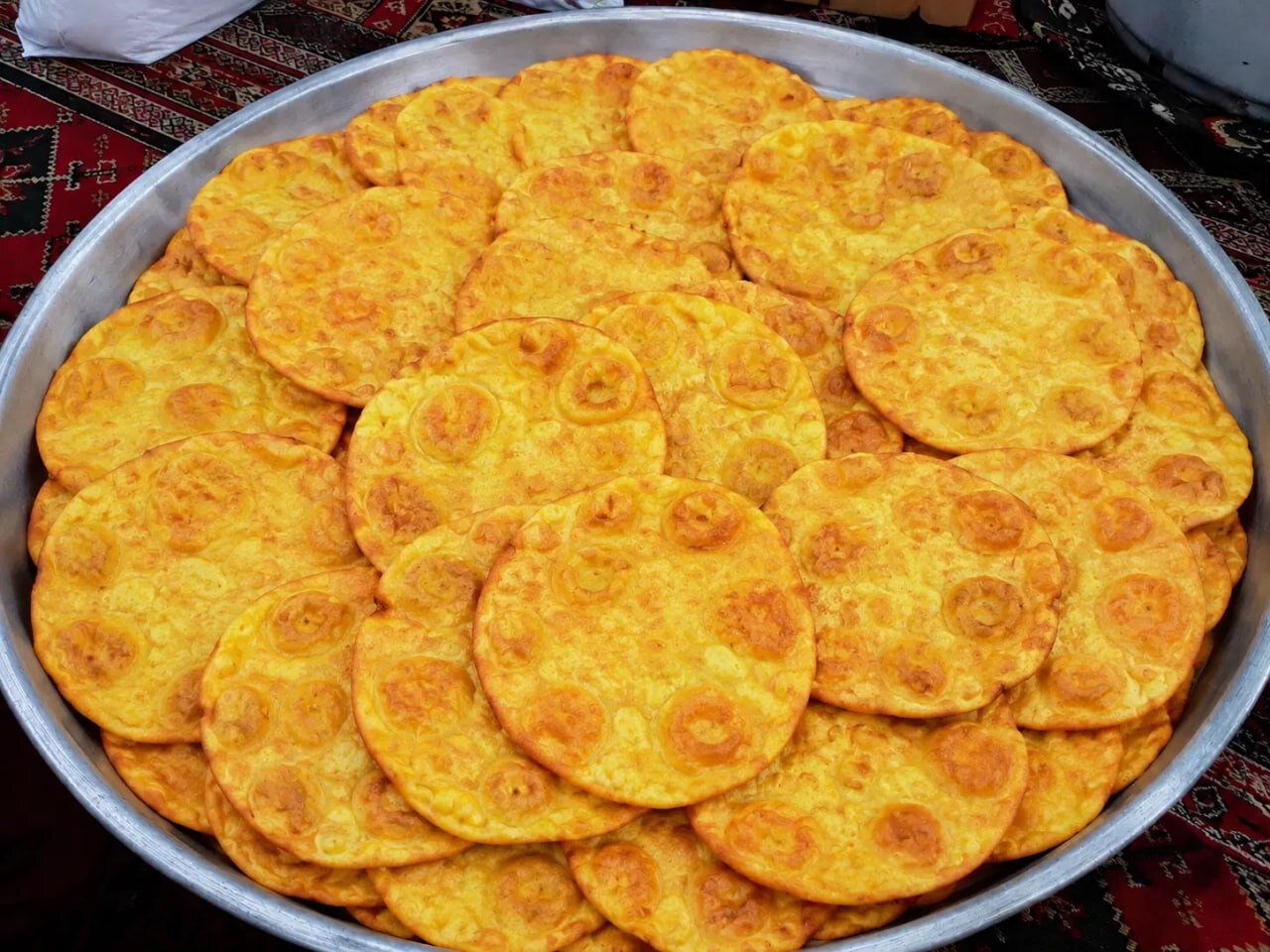 کردها و لرها حتما این نان روغنی را خوردهاند اما همه دستور پختش را بلد نیستند کردها و لرها حتما این نان روغنی را خوردهاند اما همه دستور پختش را بلد نیستند