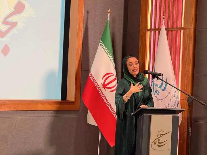 مجید مظفری نشانش را به دخترش داد/ نیکی قهرمان زندگیام است مجید مظفری نشاناش را به دخترش داد / «او قهرمان زندگیام»