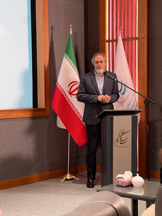 مجید مظفری نشانش را به دخترش داد/ نیکی قهرمان زندگیام است مجید مظفری نشاناش را به دخترش داد / «او قهرمان زندگیام»