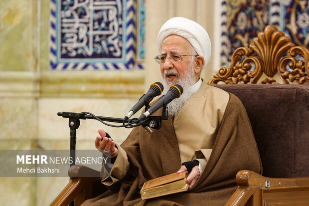 آیت‌الله جوادی‌آملی: توحیدباید در همه شئون زندگی انسان ظهور داشته باشد